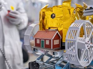 Supporting image for story: Swedish artist’s model house could soon find permanent home on Moon