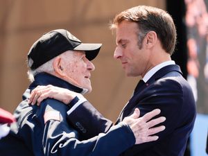Supporting image for story: 11 US veterans given Legion of Honour by French president on D-Day anniversary