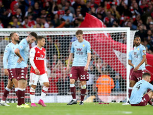 Supporting image for story: Analysis: Emirates collapse sees Aston Villa squander chance to make a statement