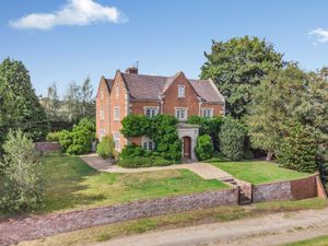Supporting image for story: Take a look inside Victorian manor that's just hit the market at £925,000