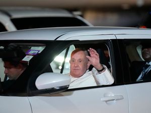 Supporting image for story: Pope arrives in Papua New Guinea for second leg of his Southeast Asia trip