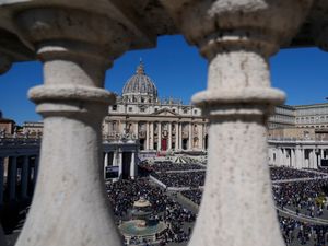 Supporting image for story: Vatican criticised for pairing Russian and Ukrainian at Good Friday procession