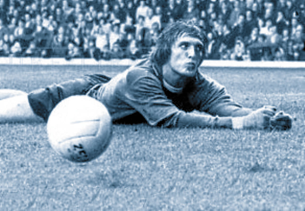 Tributes pour in for Wolves League Cup final hero Gary Pierce