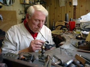 Supporting image for story: Tributes to world-renowned jeweller after death aged 84