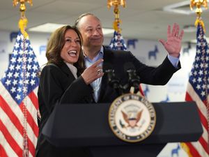 Supporting image for story: Harris smashes fundraising record with 81 million dollars haul over 24 hours