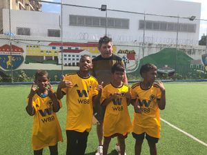 Supporting image for story: Moving company takes Wolves to Panama City