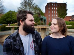 Supporting image for story: Family pay tribute to 'beautiful' Laura after cancer death aged 22