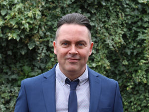 Supporting image for story: Wage rises have plateaued