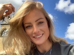 Supporting image for story: Experienced skydiver deliberately fell to her death, coroner finds