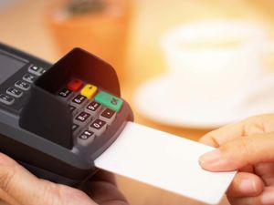 Supporting image for story: Small businesses complain of losing money after card payment outage