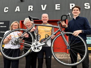 Supporting image for story: Cycling legend Hugh Porter helps relaunch popular sportive for Compton Care