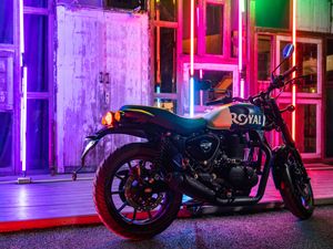 Supporting image for story: Royal Enfield expands range with new Hunter 350