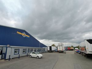 Supporting image for story: Plan for new padel and squash courts on Oswestry industrial estate given green light