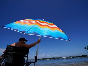 Supporting image for story: Californians urged to conserve power amid brutal heatwave