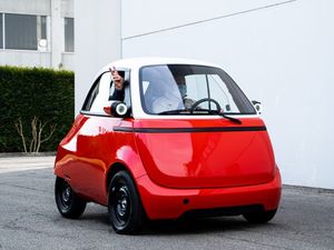 Supporting image for story: Electric two-seat Microlino will enter production in the summer