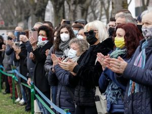 Supporting image for story