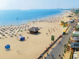 Supporting image for story: Bad reviews of holidays will always dominate travel websites
