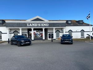 Supporting image for story: Nissan Qashqai e-Powers completes 837-mile trip on one tank of fuel