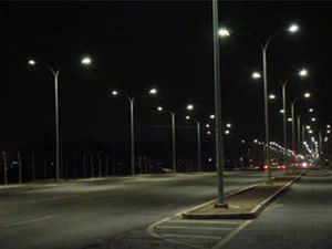 Supporting image for story: Families barely notice dimmed street lights