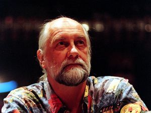 Supporting image for story: Rock star Mick Fleetwood on the ‘complete devastation’ of Maui wildfires