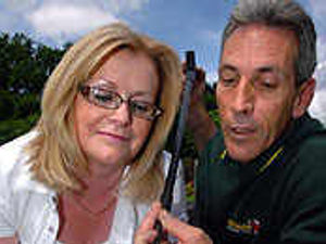 Supporting image for story: Fungus has gardeners seeing red