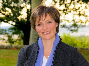 Supporting image for story: Gordonstoun principal backs ban on mobile phones in schools