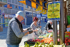 Trader Dave Flavell, left, and Graham Southall, right