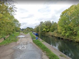 Supporting image for story: Police called to reports of 'men fighting with machete and baseball bat' on canal towpath