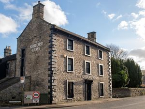 Supporting image for story: Heineken to create around 1,000 jobs with £40m pub investment