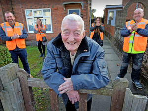 Supporting image for story: Police unable to find £300 Bloxwich distraction thieves due to lack of CCTV