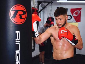 Supporting image for story: Conah Walker too fierce for Ewbank