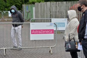 Those queuing at the centre were able to get either the Astrazeneca or Pfizer vaccinations