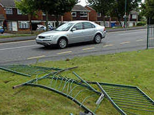 Supporting image for story: Two drivers die in weekend crashes