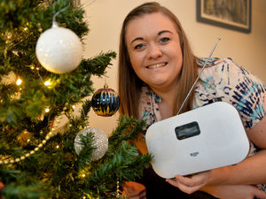 Supporting image for story: Lisa aims for top of charts