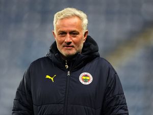 Supporting image for story: Jose Mourinho in talks with Benfica after Portuguese club sack Bruno Lage