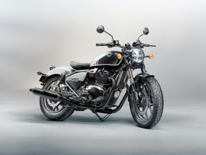 Supporting image for story: Royal Enfield’s new Shotgun 650 to start from £6,699