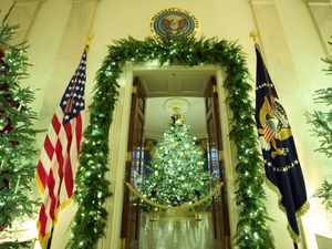 Supporting image for story: Melania Trump reveals White House Christmas decorations