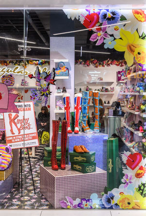 Kinky Boots cast at Birmingham Bullring and Grand Central. Picture by: Simon Hadley