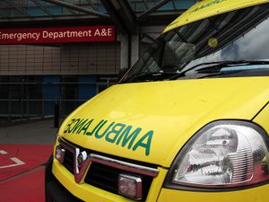 Supporting image for story: Britain to send surplus ambulances to Ukraine