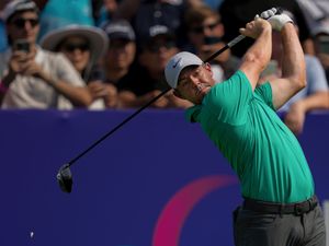 Supporting image for story: Rory McIlroy holds share of lead at DP World Tour Championship