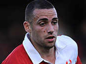 Supporting image for story: Harriers sign Farrell for Albion visit