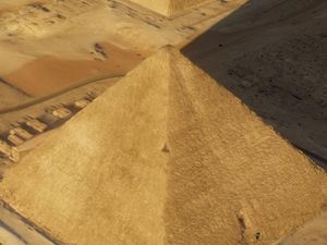 Supporting image for story: Scientists use cosmic rays to discover secret space inside Great Pyramid