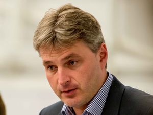 Supporting image for story: Kawczynski appeals for DUP to abstain on Brexit as Paterson stands firm on opposition to deal