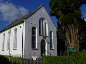 Supporting image for story: Howey carol service included readings, poems, singing and Christmas jokes.