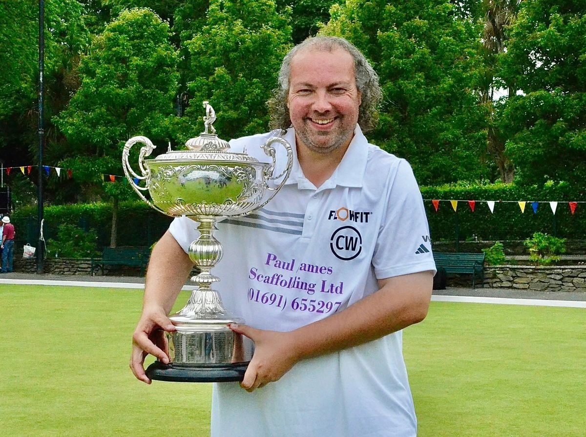 Bowls round-up: Wraight finally achieves the Holy Grail in bowls