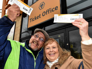 Supporting image for story: Wolves v Chelsea: Watch as fans queue for hottest FA Cup ticket in town