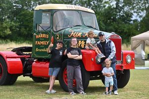 WALSALL COPYRIGHT NATIONAL WORLD STEVE LEATH 05/07/25Black Country Bash at Walsall Arboretum (not bandstand area, up on the fields instead).