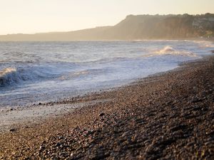 Supporting image for story: Two men remain missing at sea as police urge public to avoid Boxing Day swims
