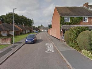 Supporting image for story: Man held up at gunpoint as he defrosted his car