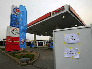 Supporting image for story: Petrol stations turning cars away from pumps